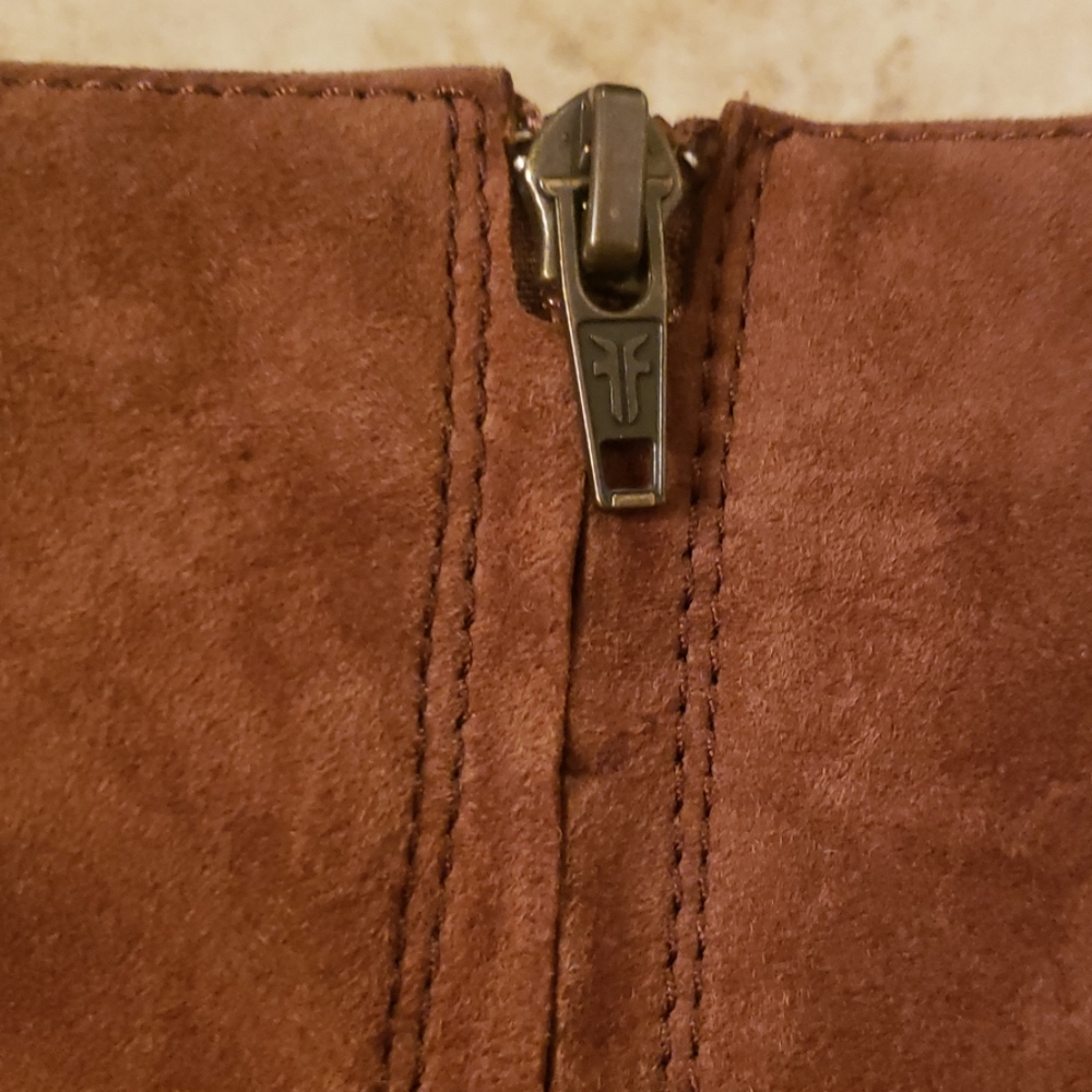 Frye - Picture 3 of 4